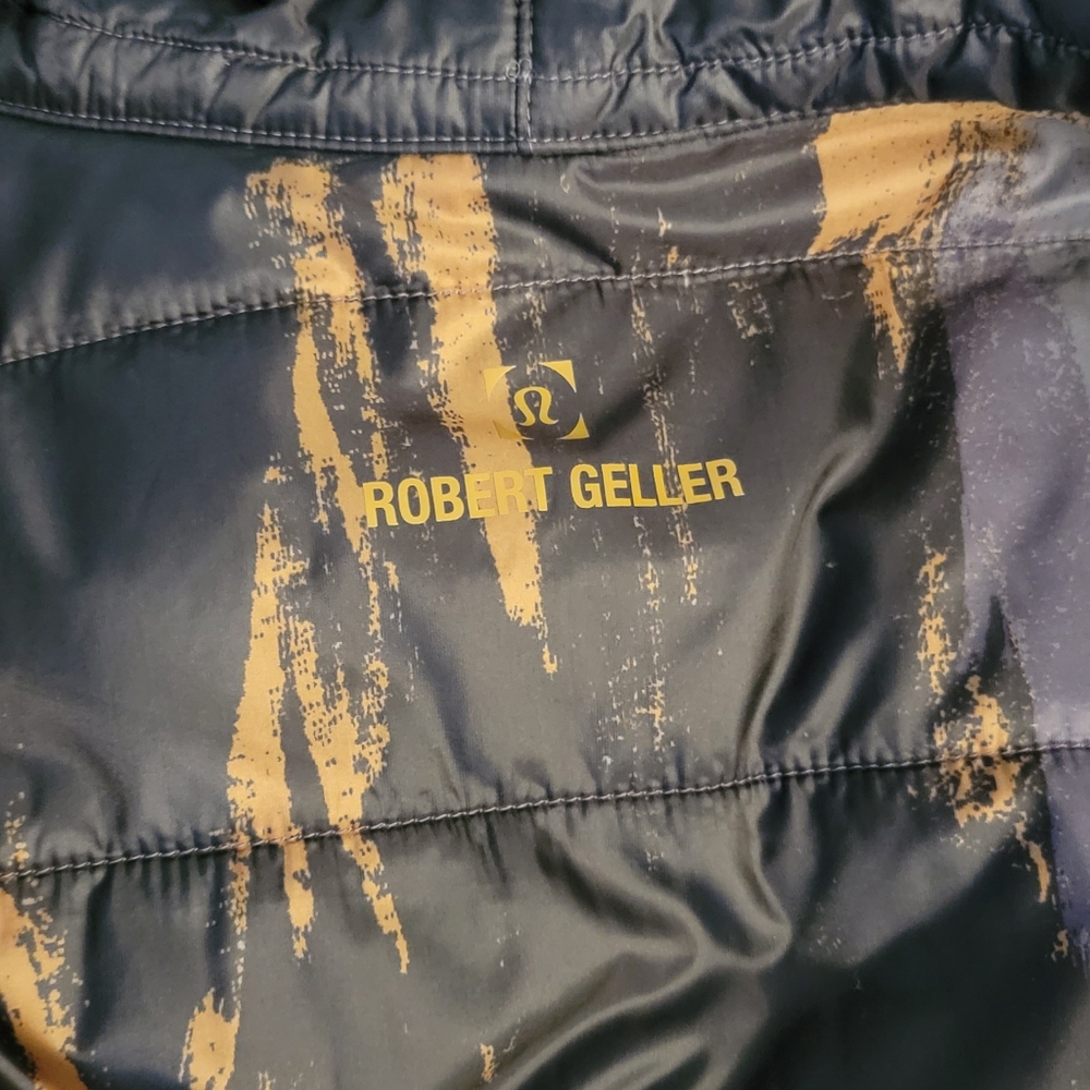 Lululemon jacket. - Picture 7 of 7